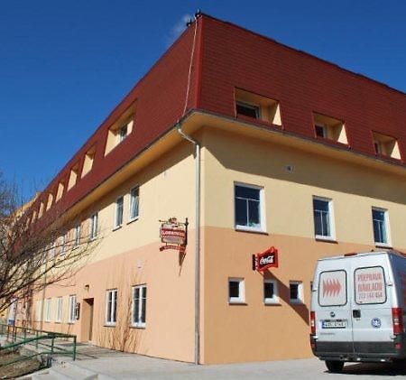Penzion Mova Kadaň المظهر الخارجي الصورة